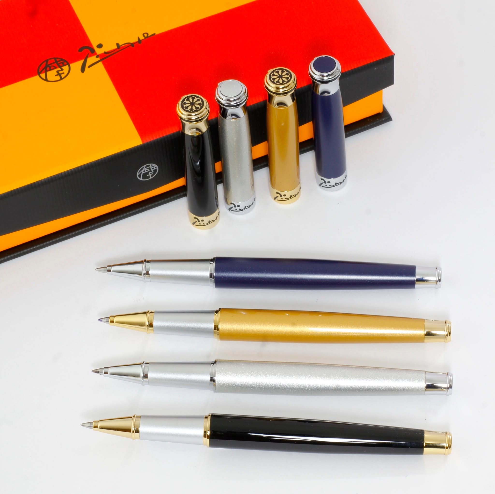Bộ bút Picasso 903 nhiều màu chụp từ fanpage ProPEN
